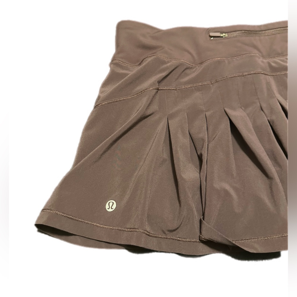 Lululemon skort - Picture 2 of 8